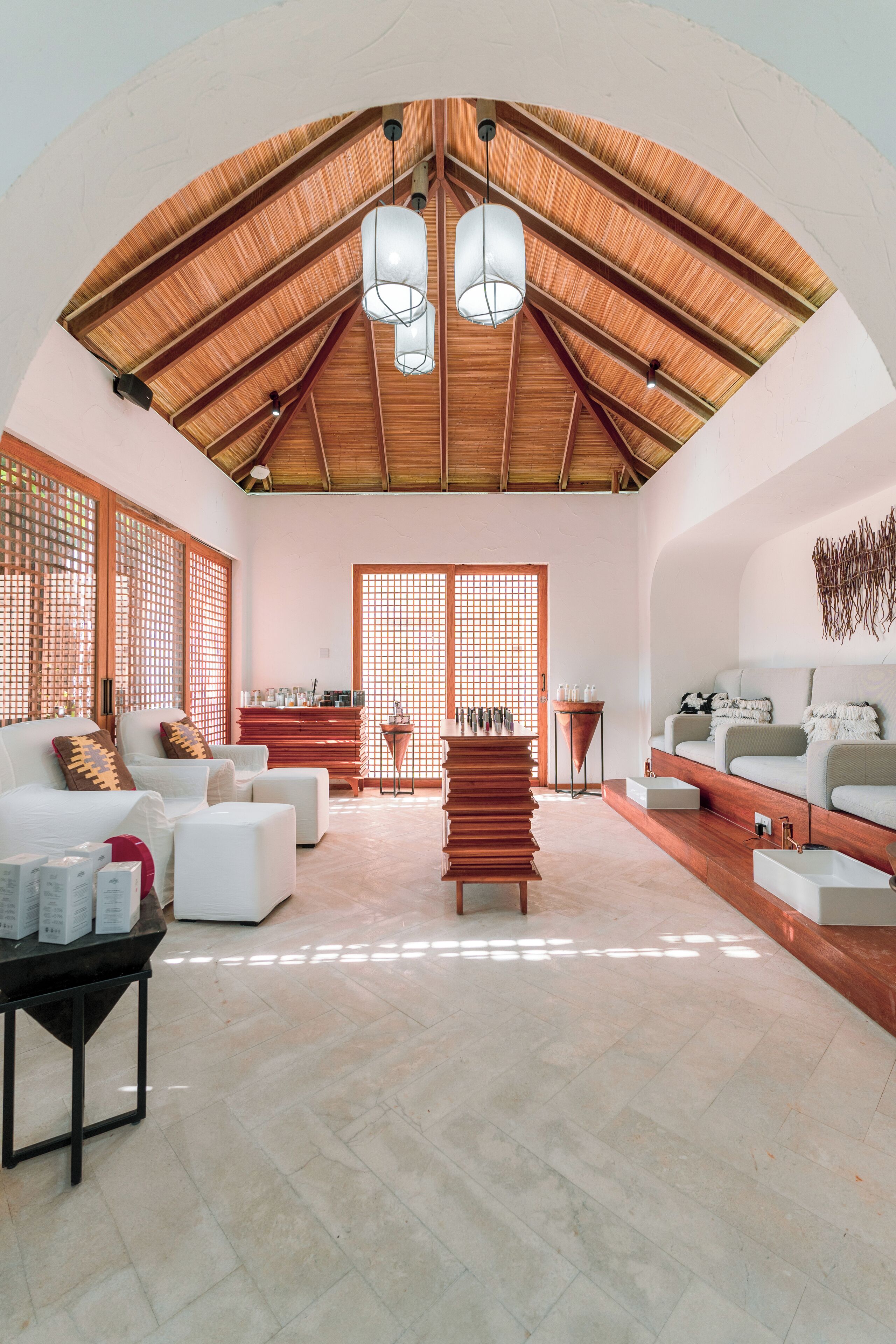 couples treatment room(s), hot tub, body treatments, hydrotherapy