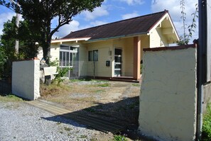 Property entrance - Starry Sky House (Nakijin)