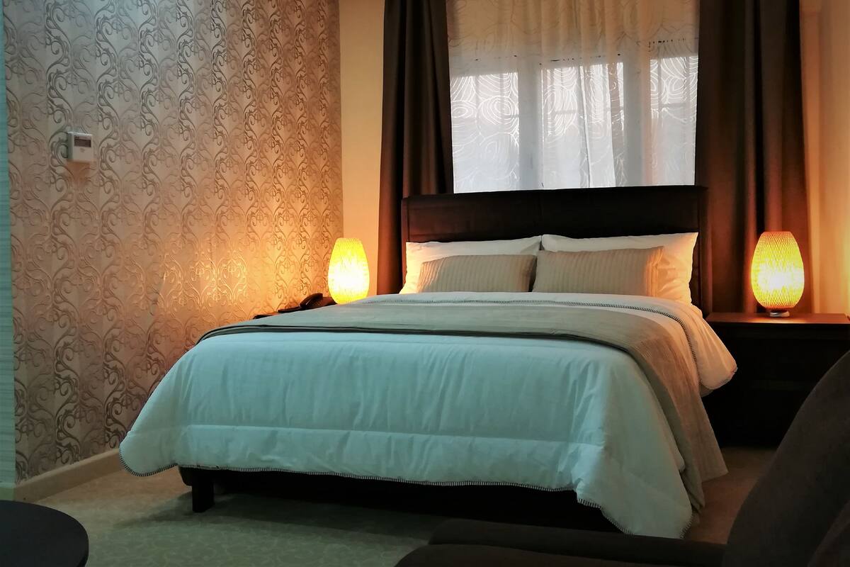 Deluxe Suite, 1 King Bed with Sofa bed | 1 bedroom, premium bedding, minibar, in-room safe