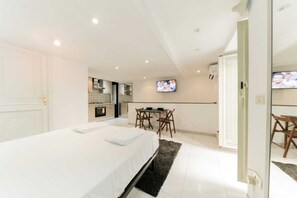 Luxury House | Private kitchen | Fridge