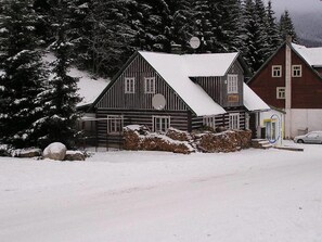 Front of property - Penzion Mikeš (Pec pod Snezkou)