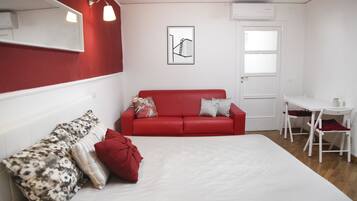 Classic House, 2 Bedrooms, Sea View | Living room | Flat-screen TV