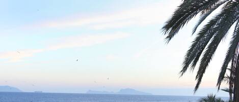 Vista para praia/oceano