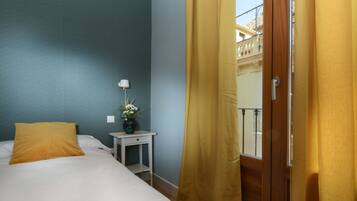 Standard Twin Room, 1 Bedroom, Shared Bathroom, City View