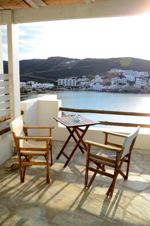 Standard-Doppelzimmer, Meerblick | Terrasse/Patio
