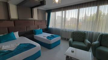Standard Double or Twin Room | Minibar, in-room safe, desk, free WiFi
