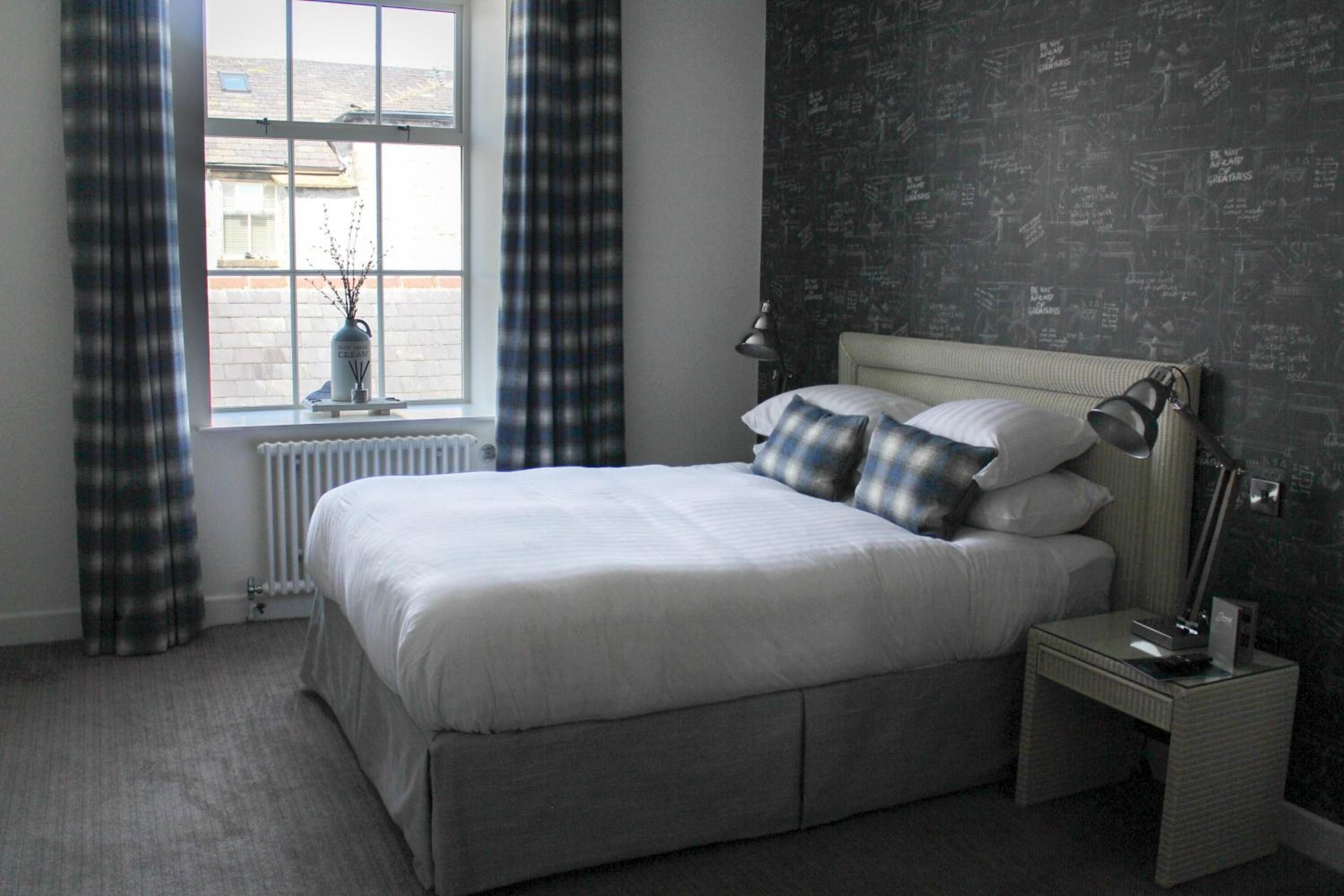 double room | desk, free wifi, bed sheets