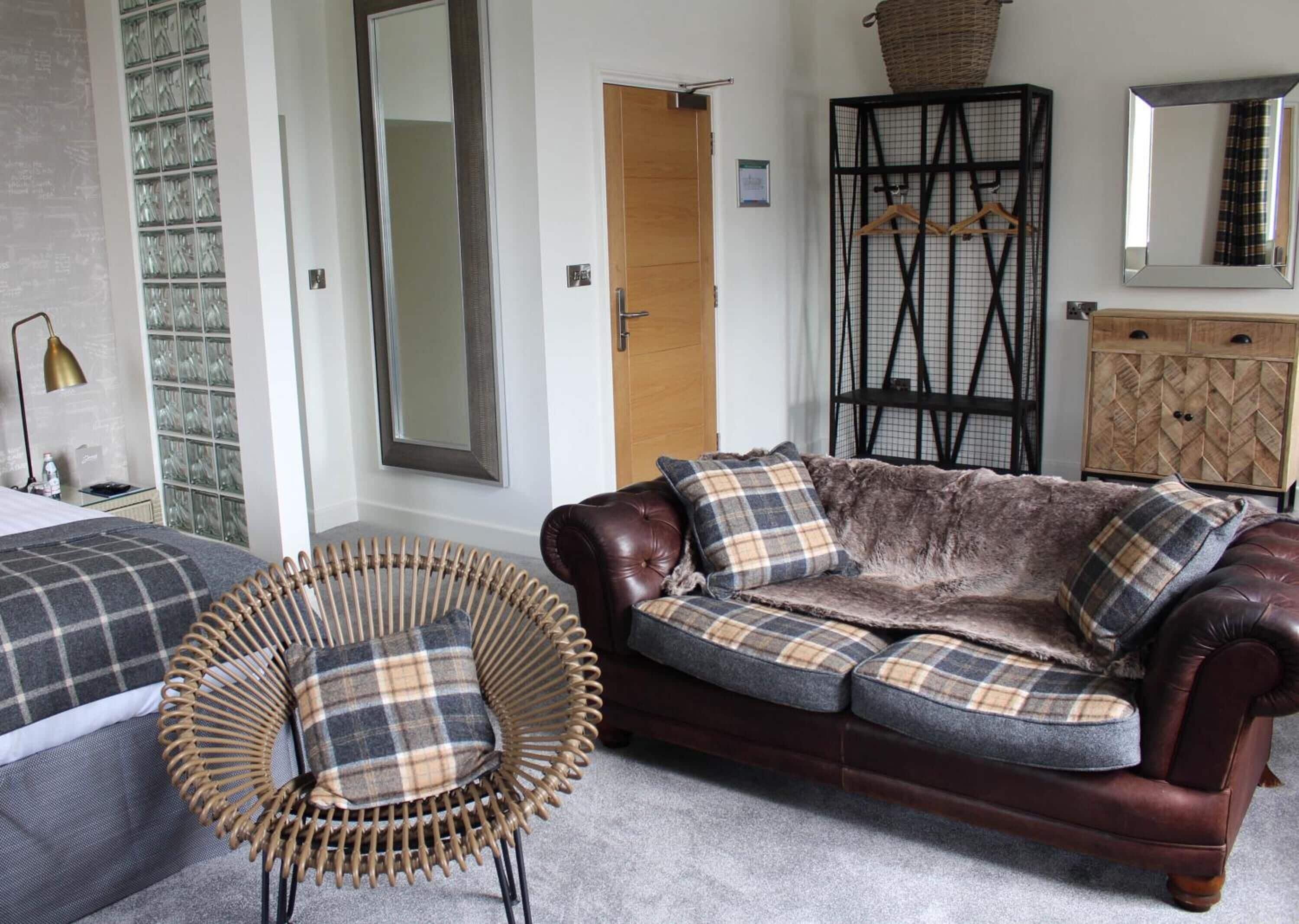 penthouse, 1 double bed | living room | flat-screen tv