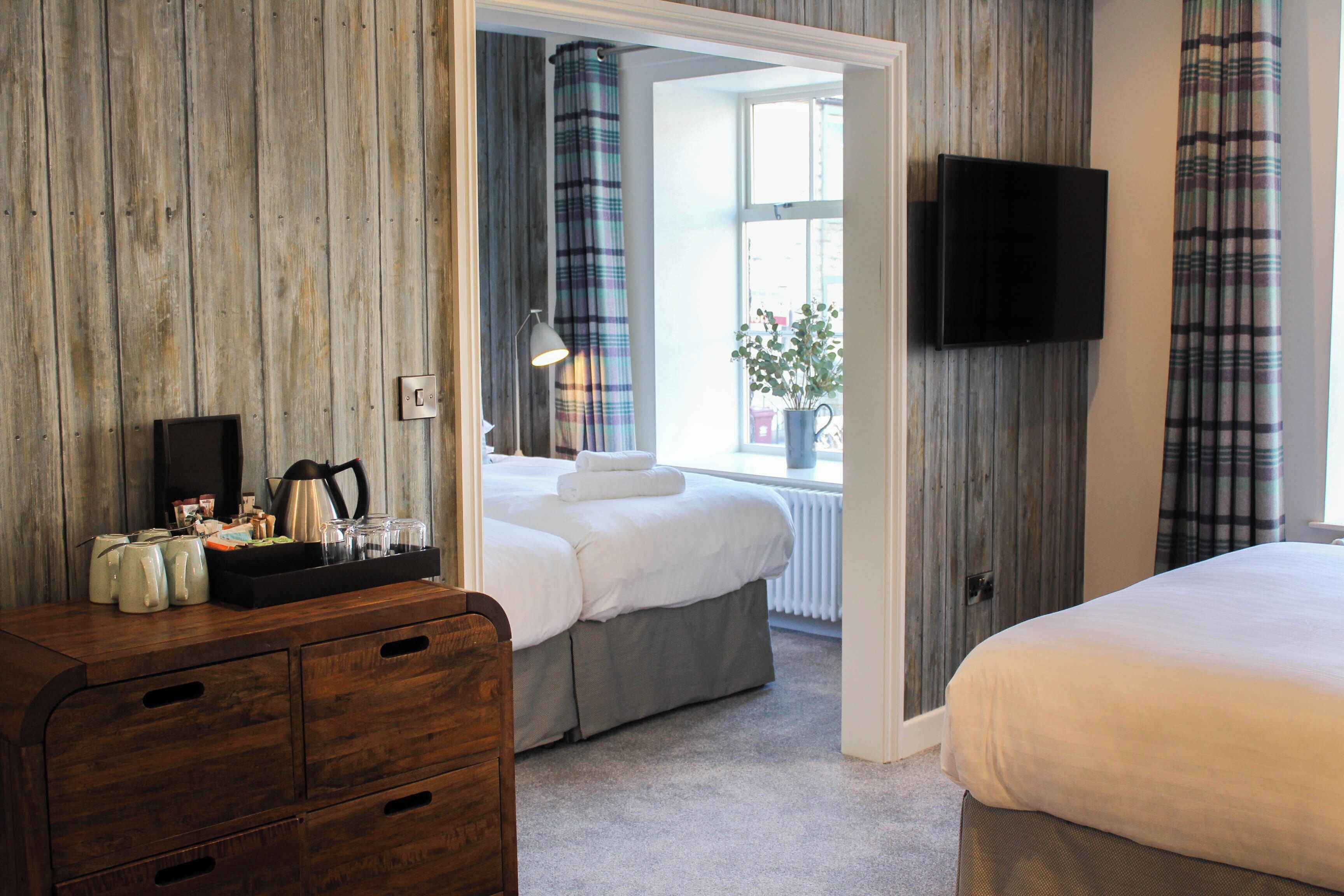 family quadruple room, 2 double beds | desk, free wifi, bed sheets