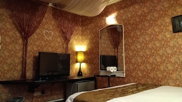 Basic Double Room (Tulip) | Blackout curtains, soundproofing, free WiFi