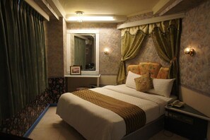 Blackout curtains, soundproofing, free WiFi - Boston Hotel (Chiayi City)