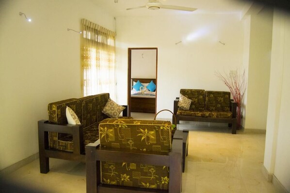 Superior Double Room (AC) | منطقة المعيشة