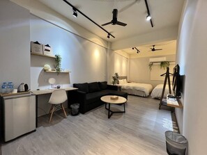 Grand-Vierbettzimmer | Daunenbettdecken, individuell dekoriert, Schreibtisch