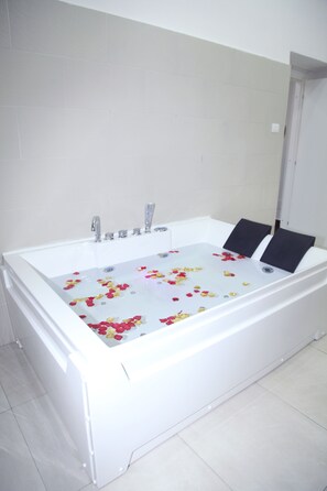 Suite | Baignoire relaxante profonde