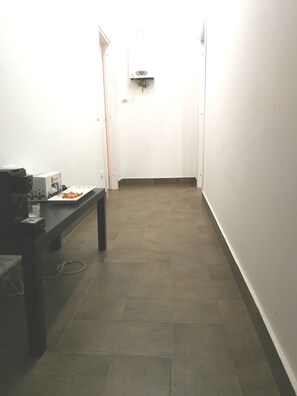 Lobby sitting area - Toledo Apartments (Naples)