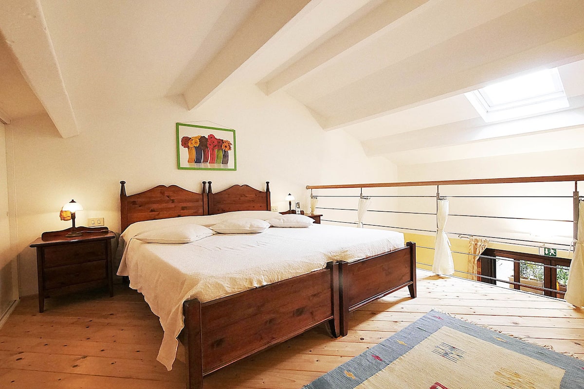 Duplex | Free WiFi