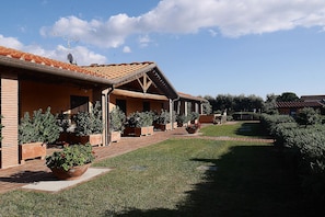 Mặt tiền nơi lưu trú