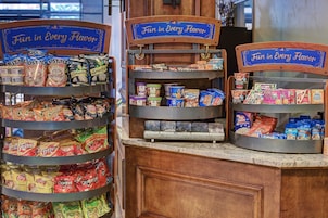 Condo, 1 Bedroom | Gift shop