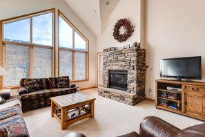 Condo, 4 Bedrooms | Living room | Flat-screen TV, fireplace, DVD player - Gateway 5039 (Keystone)