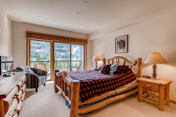 شقة - ٤ غرف نوم | 4 عدّة غرف نوم وواي فاي مجانًا وملاءات أسرّة