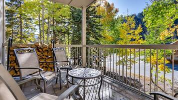 Condo, 3 Bedrooms | Property grounds