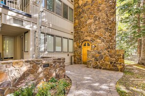 Condo, 3 quartos | Terraço/pátio