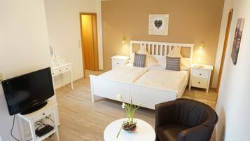 Kleines Doppelzimmer | 1 Schlafzimmer, BĂŒgeleisen/BĂŒgelbrett, kostenloses WLAN, BettwĂ€sche