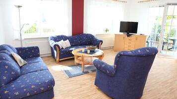 Apartment mit 3 Schlafzimmern | Wohnbereich | Flachbildfernseher