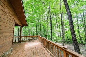 Cabin, 2 Bedrooms | Terrace/patio