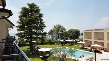 Chambre Standard Double ou avec lits jumeaux | Vue depuis le balcon