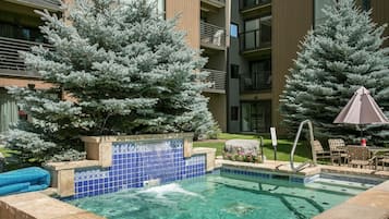 公寓客房, 2 間臥室 | 室外 Spa 池