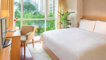 Premium bedding, in-room safe, desk, blackout curtains