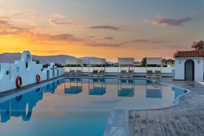 حمّام سباحة خارجي موسمي