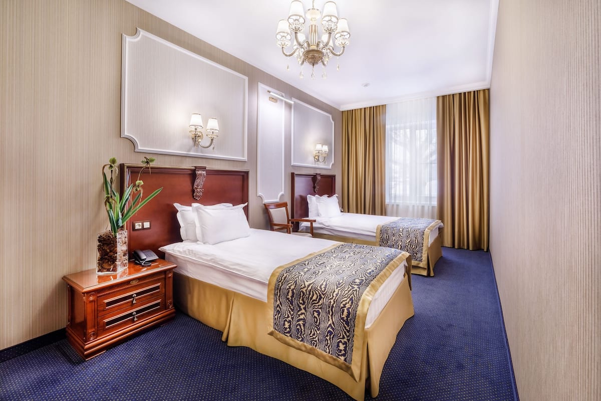Standard Twin Room | Premium bedding, minibar, in-room safe, desk