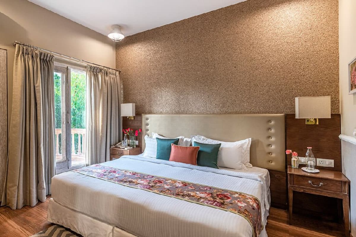 Sparrow's Nest | 2+1 BR | Premium bedding, in-room safe, desk, laptop workspace