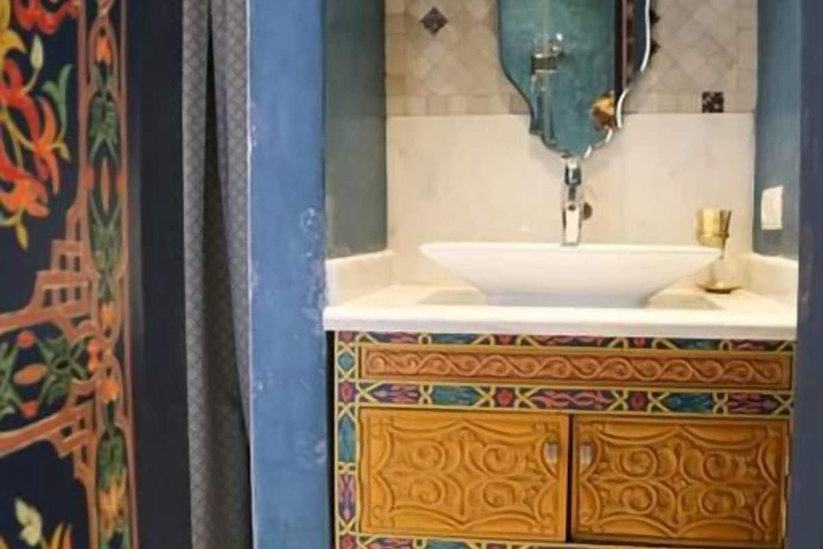 deluxe double room, balcony | bathroom sink