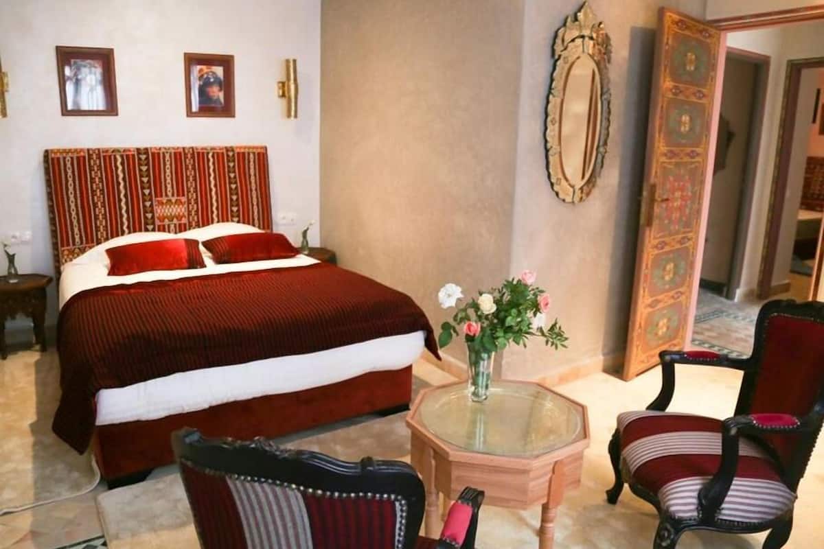 deluxe double room, balcony | minibar, individually decorated, desk, blackout curtains