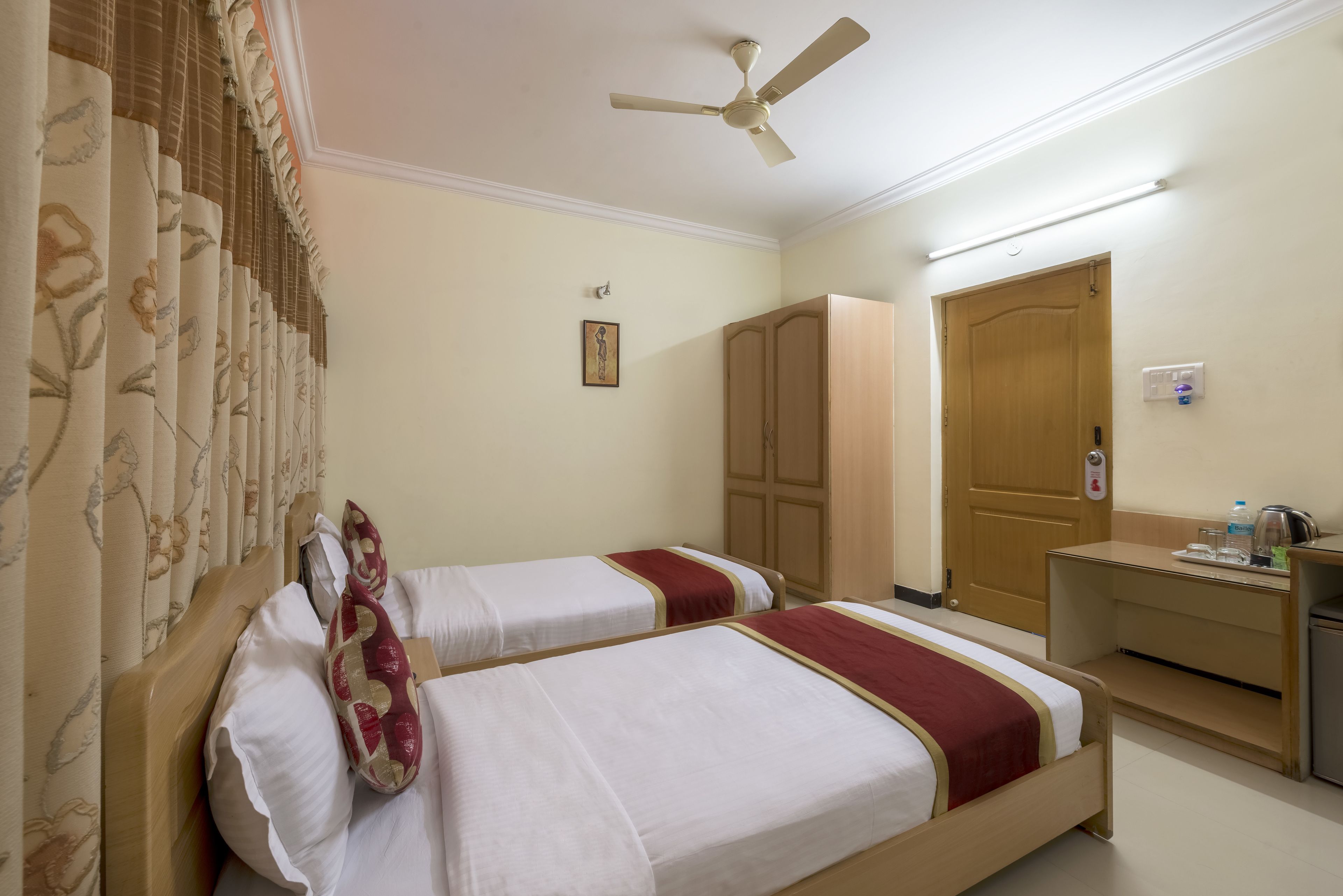deluxe twin room, 2 single beds | premium bedding, desk, iron/ironing board, free wifi