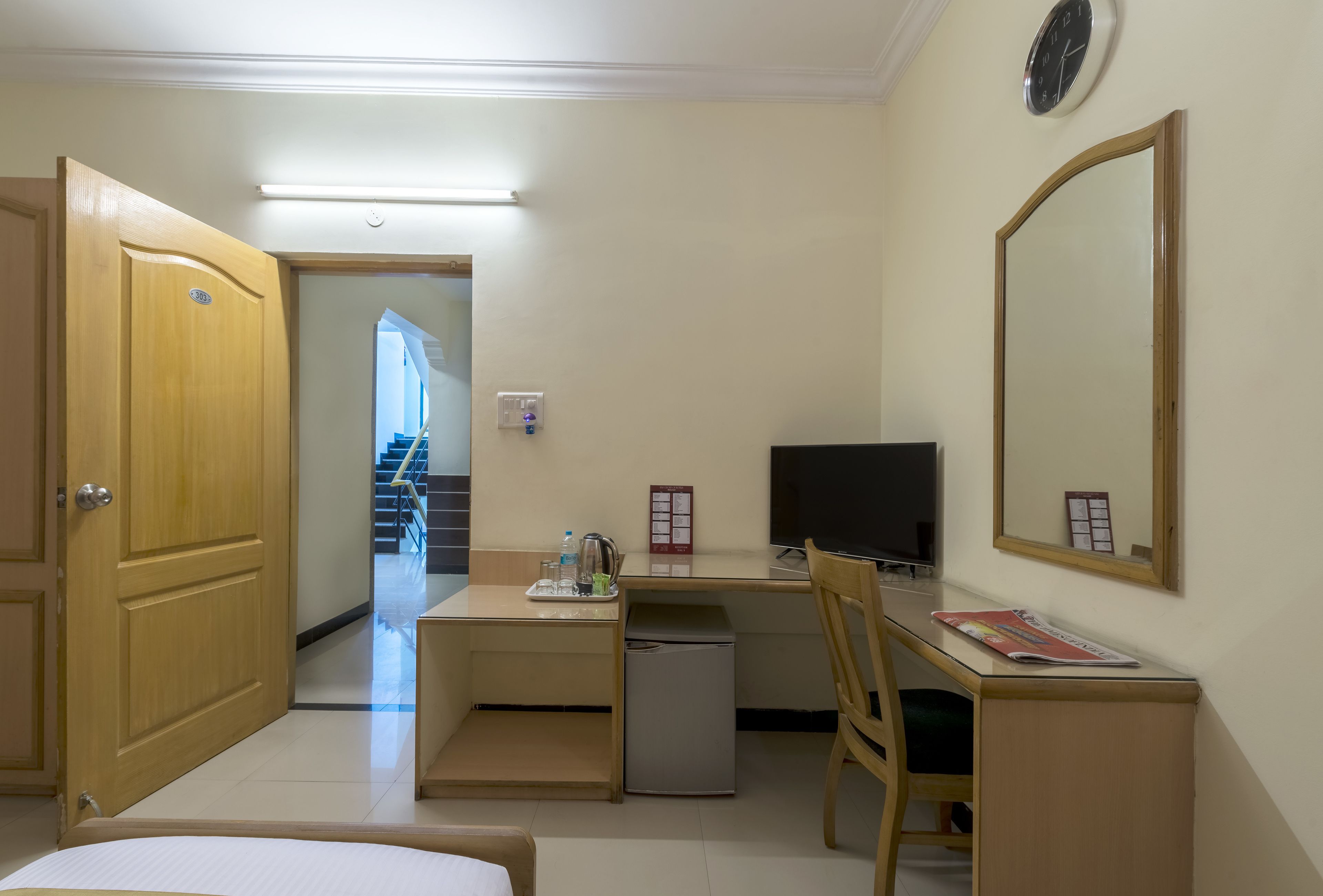 deluxe twin room, 2 single beds | premium bedding, desk, iron/ironing board, free wifi