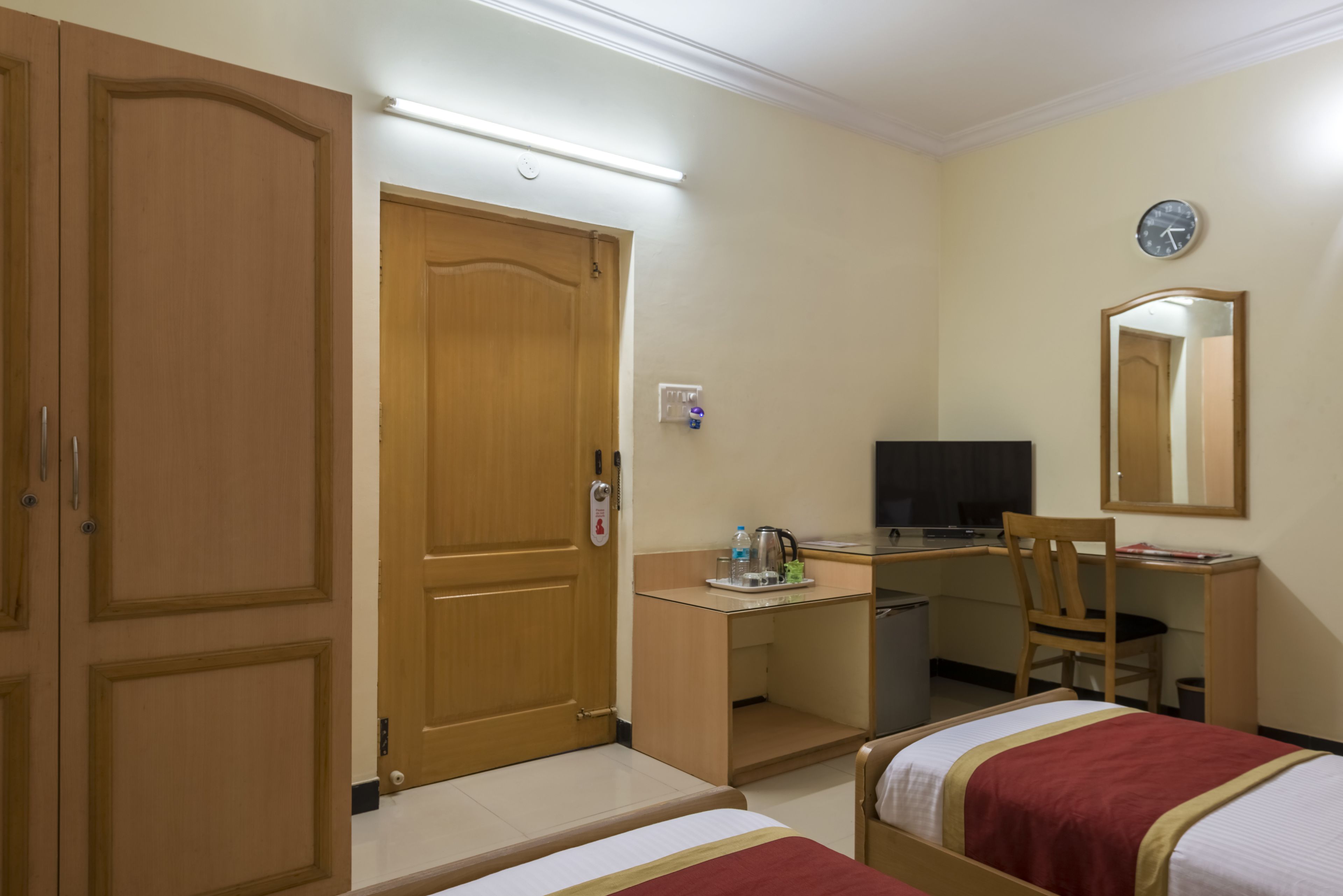 deluxe twin room, 2 single beds | premium bedding, desk, iron/ironing board, free wifi