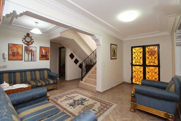 Appartement, 2 chambres | Salle de séjour