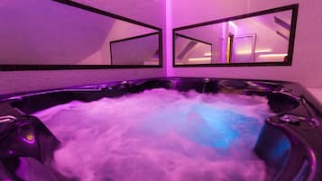 室內 SPA 浴池
