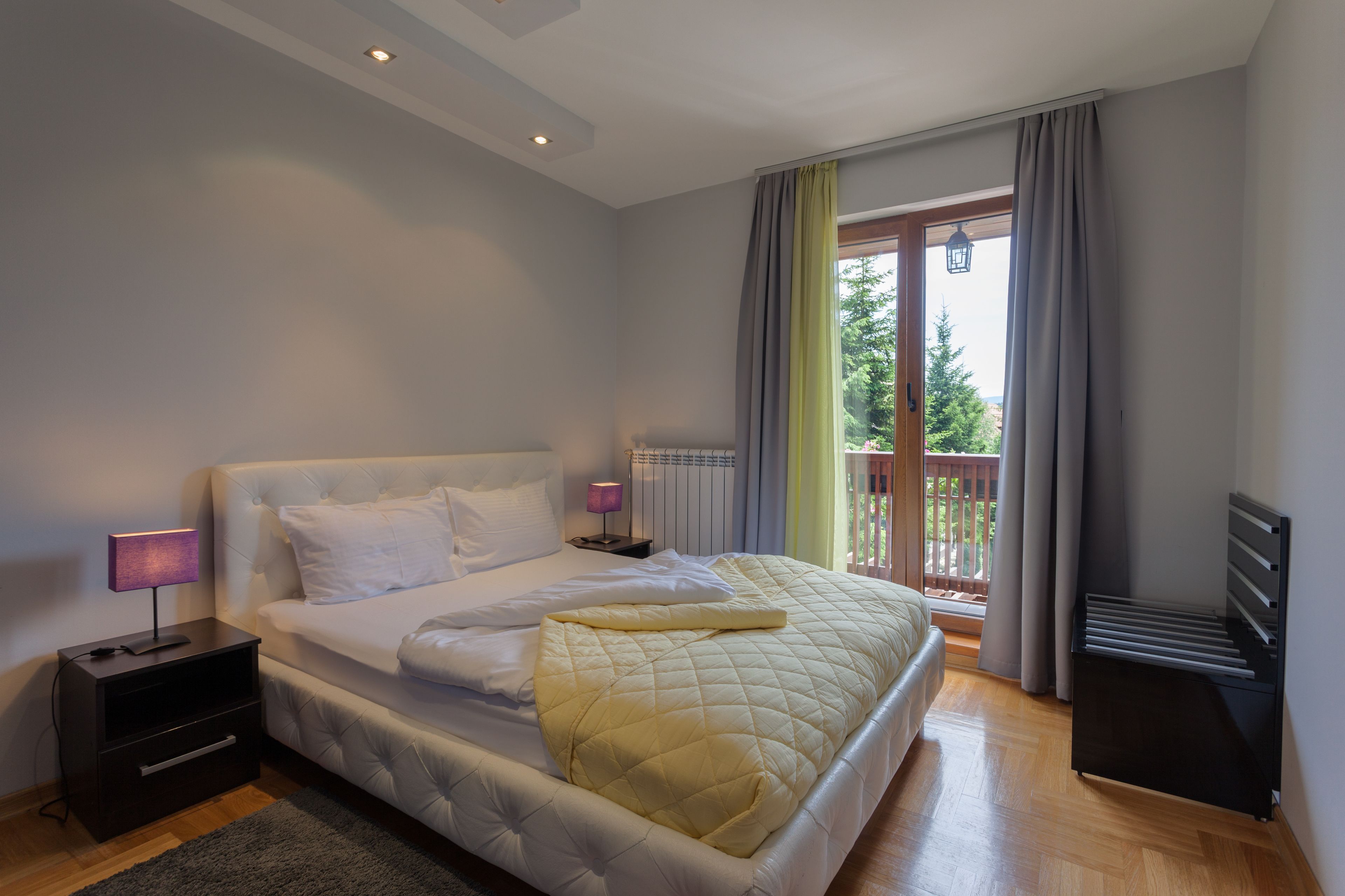 Egyptian cotton sheets, individually decorated, individually furnished