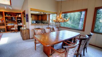 House, 3 Bedrooms | Private kitchen | Fridge, microwave, oven, dishwasher