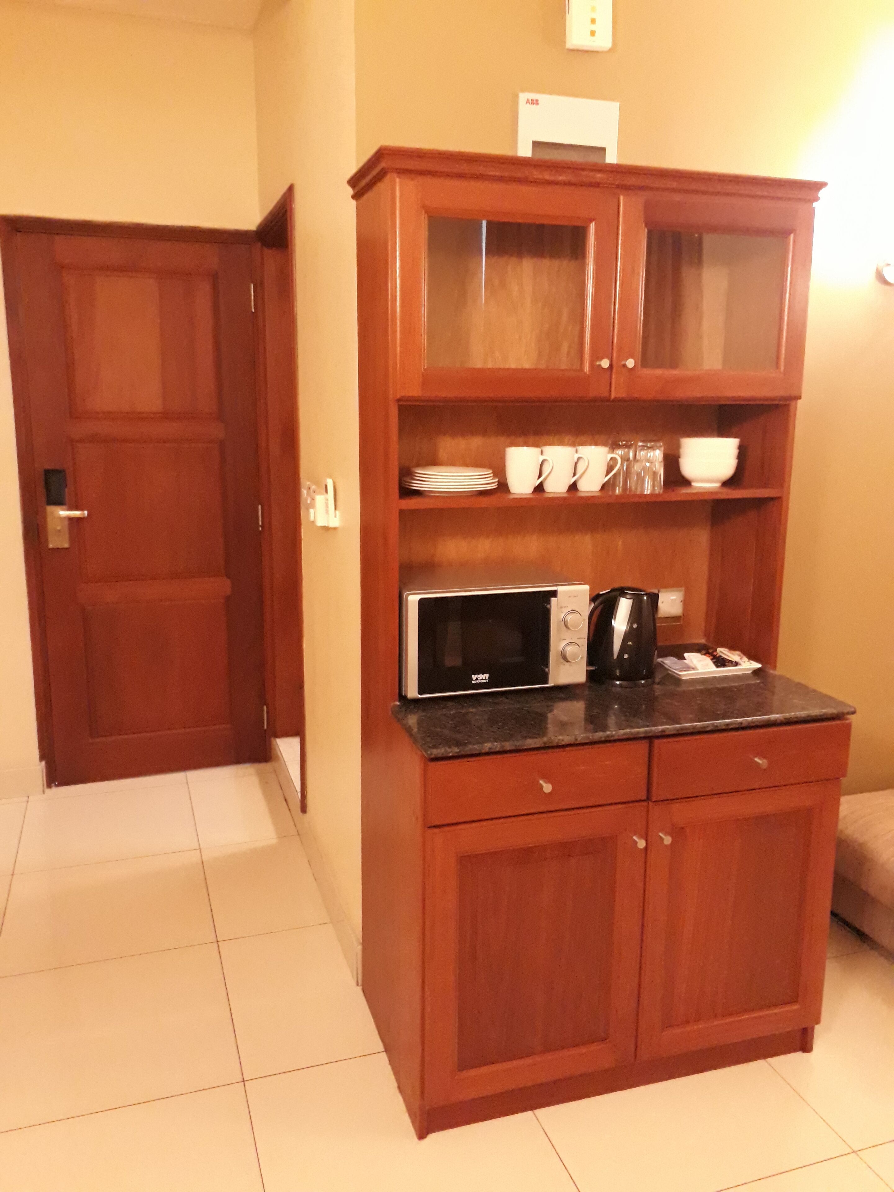 comfort suite, 1 bedroom, 2 bathrooms, executive level | 1 bedroom, minibar, in-room safe, desk