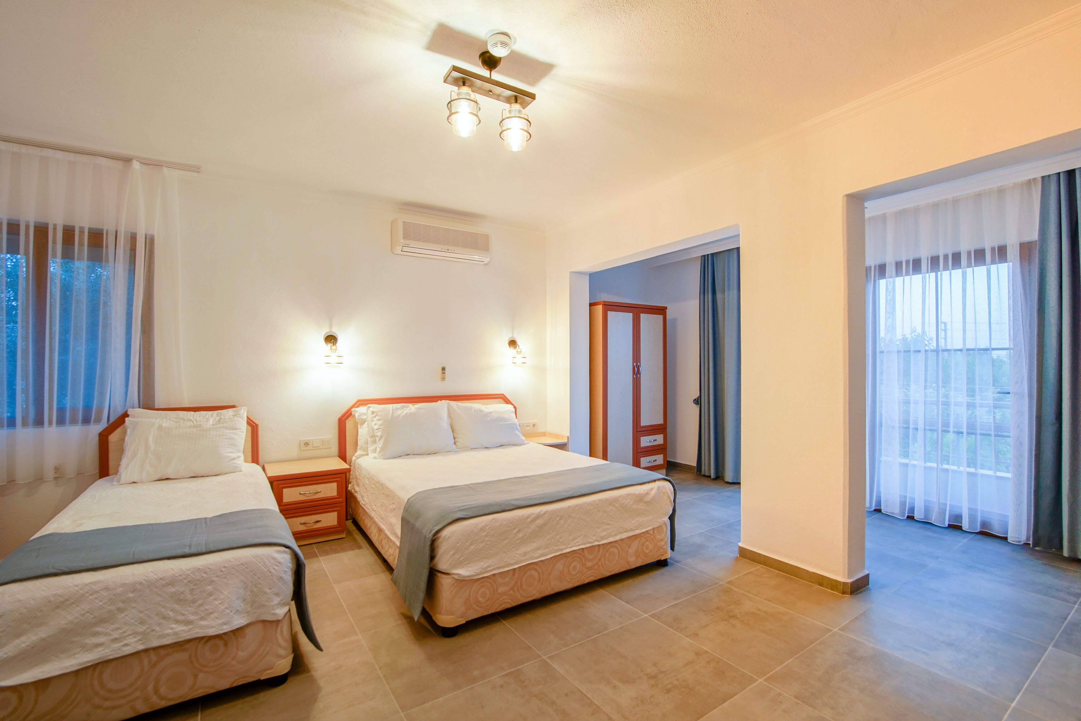 standard triple room | 1 bedroom, egyptian cotton sheets, premium bedding, minibar