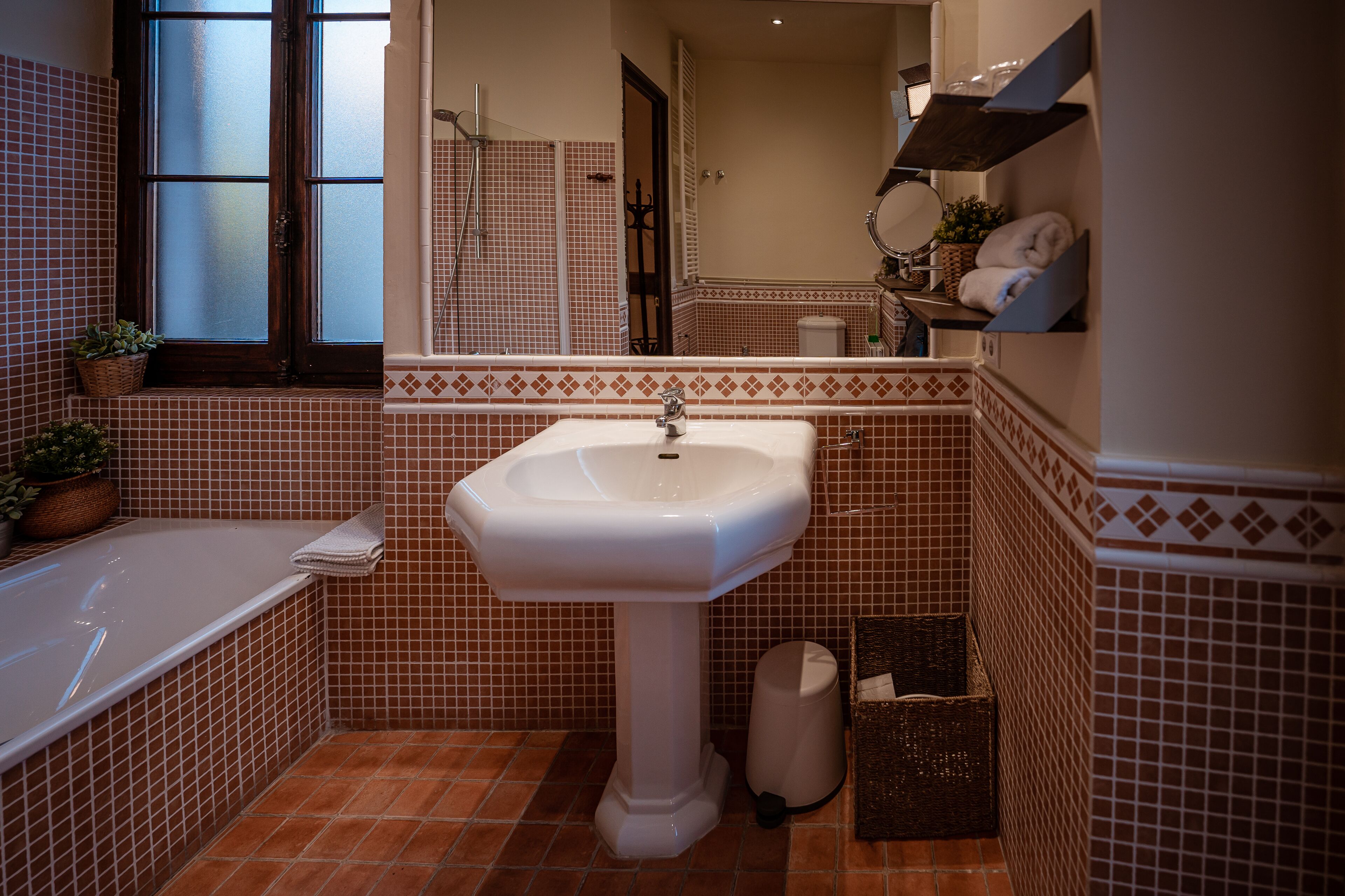 grand suite, terrace | bathroom | shower, hair dryer, towels