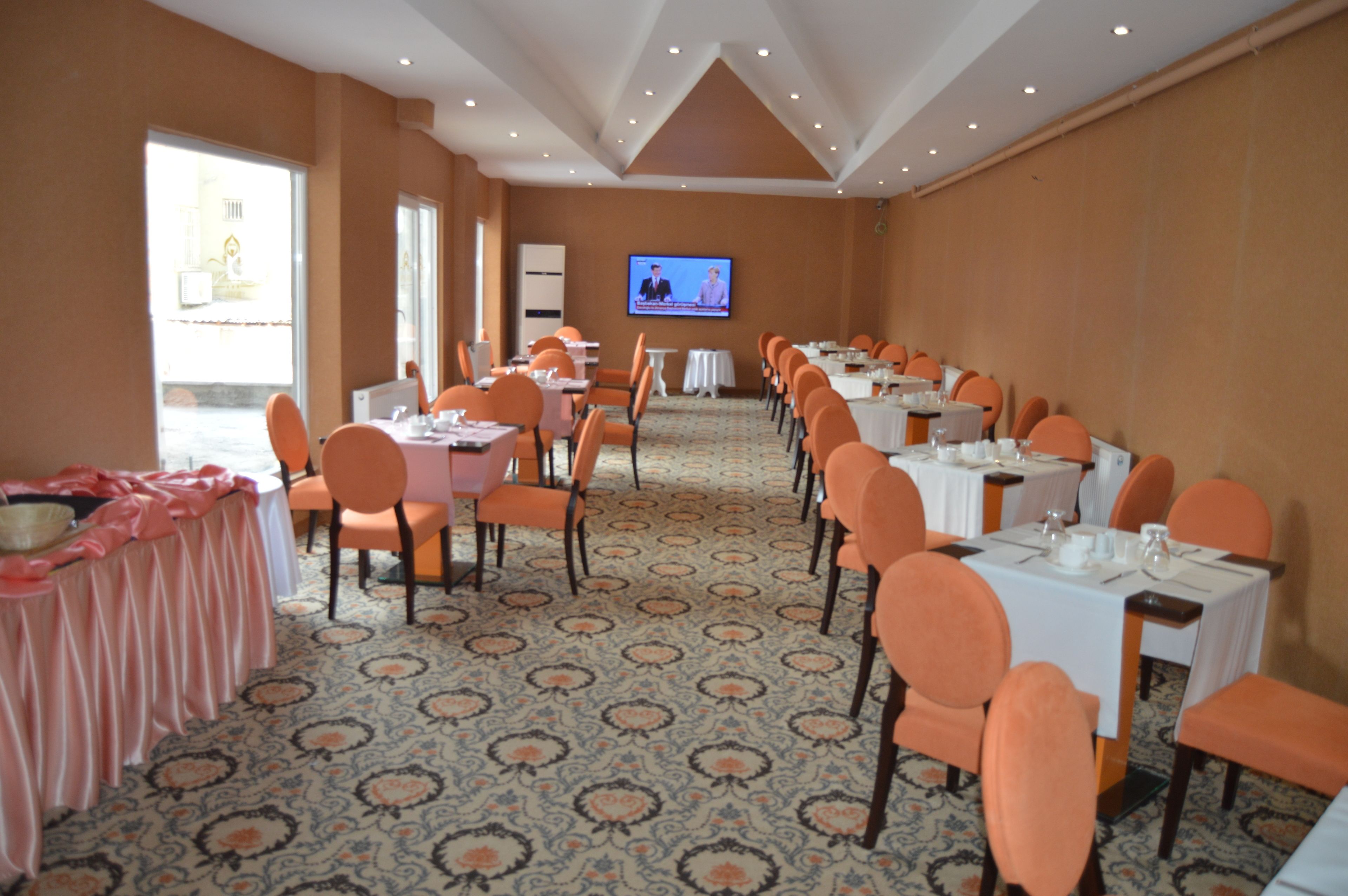 تقديم الإفطار