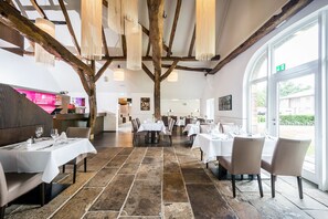 Local and international cuisine - Hof Veldink (Emlichheim)