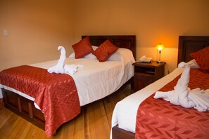 Premium bedding, down duvets, in-room safe, desk - Hotel Calle Angosta (Cuenca)
